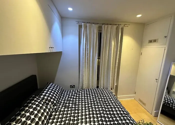 Comfortable Flat Near Portobello Rd